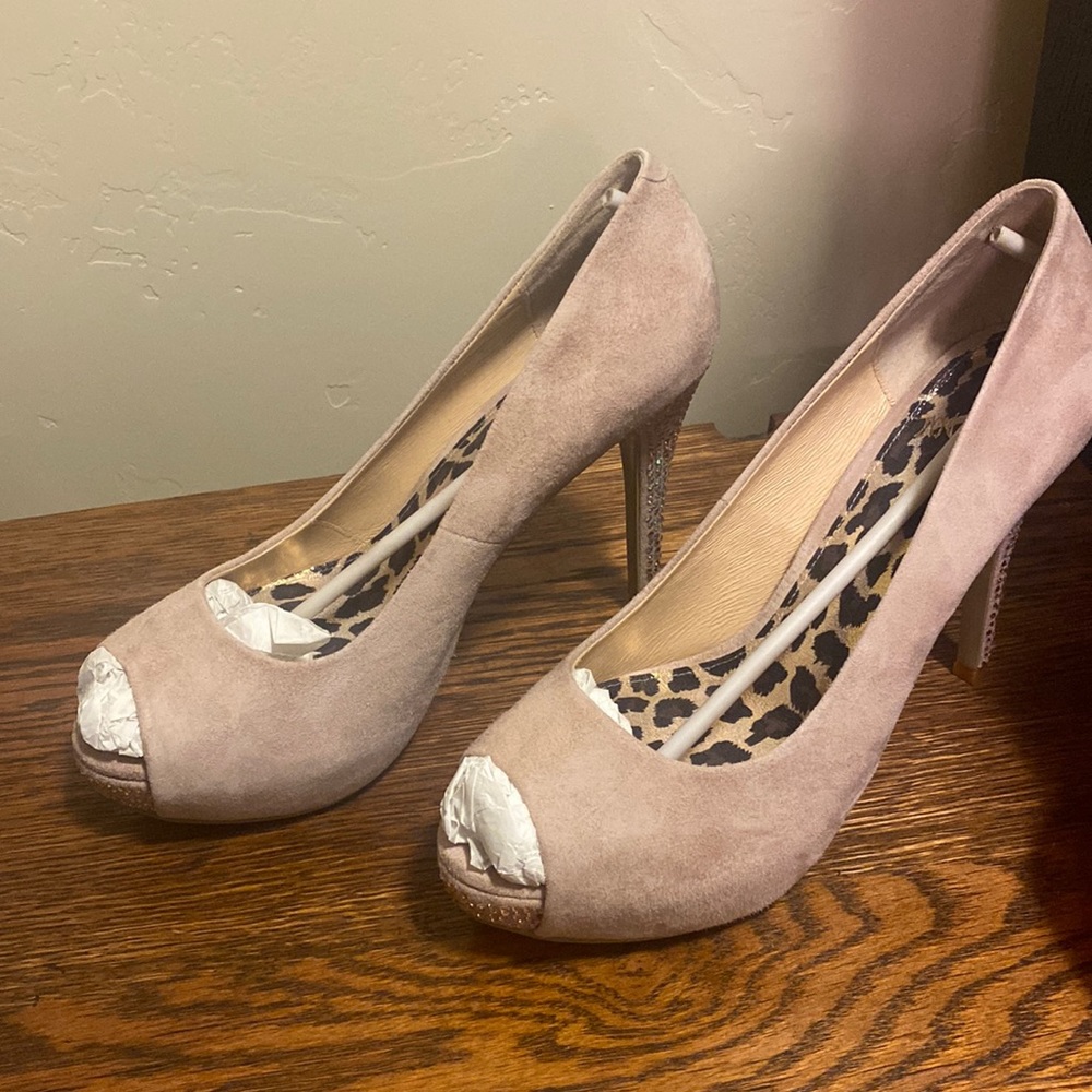 Light pink suede sparkle heel shoes NWT in box